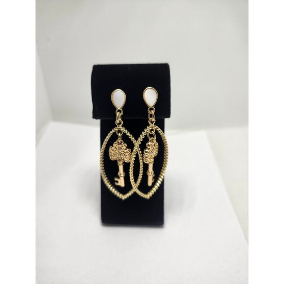 2.5” “CN” Made In China Gold Tone Skeleton Key Stud dangle Earrings - Picture 1 of 6